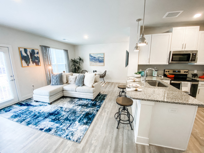 South City Apartments is a similar property to Gates At Summerville located in Summerville